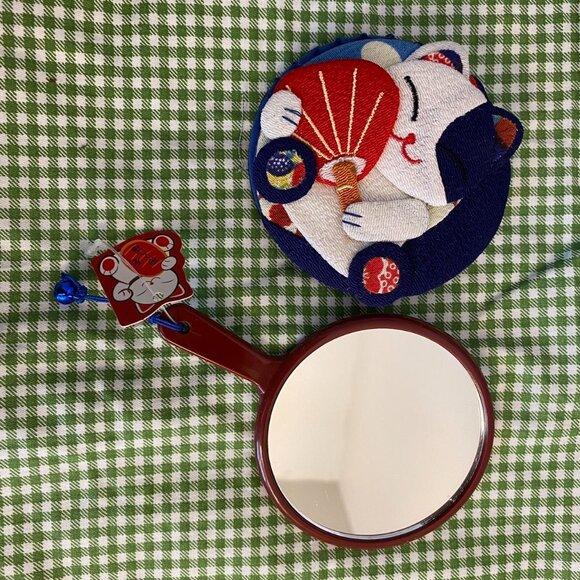 Kitty hand mirror, Japan - Picture 2 of 2